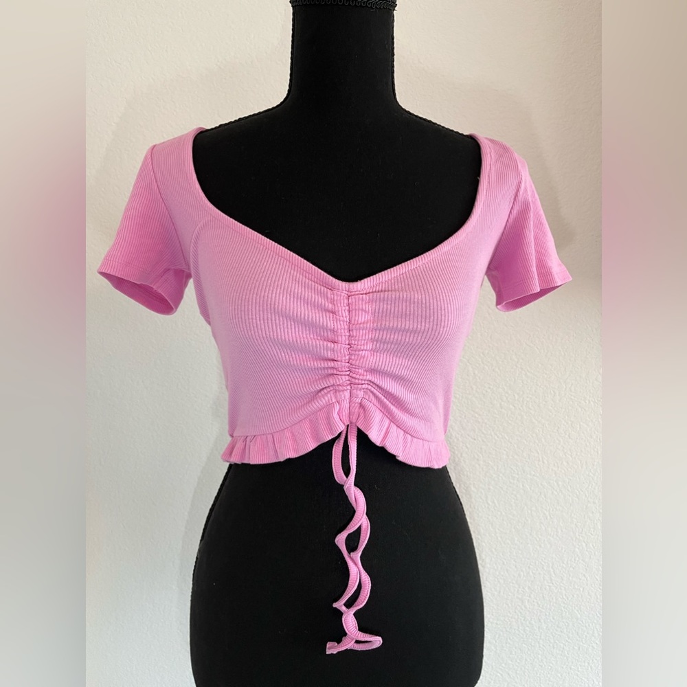 Zara Light Pink Semi-Sweetheart Neckline Ruched Crop Top